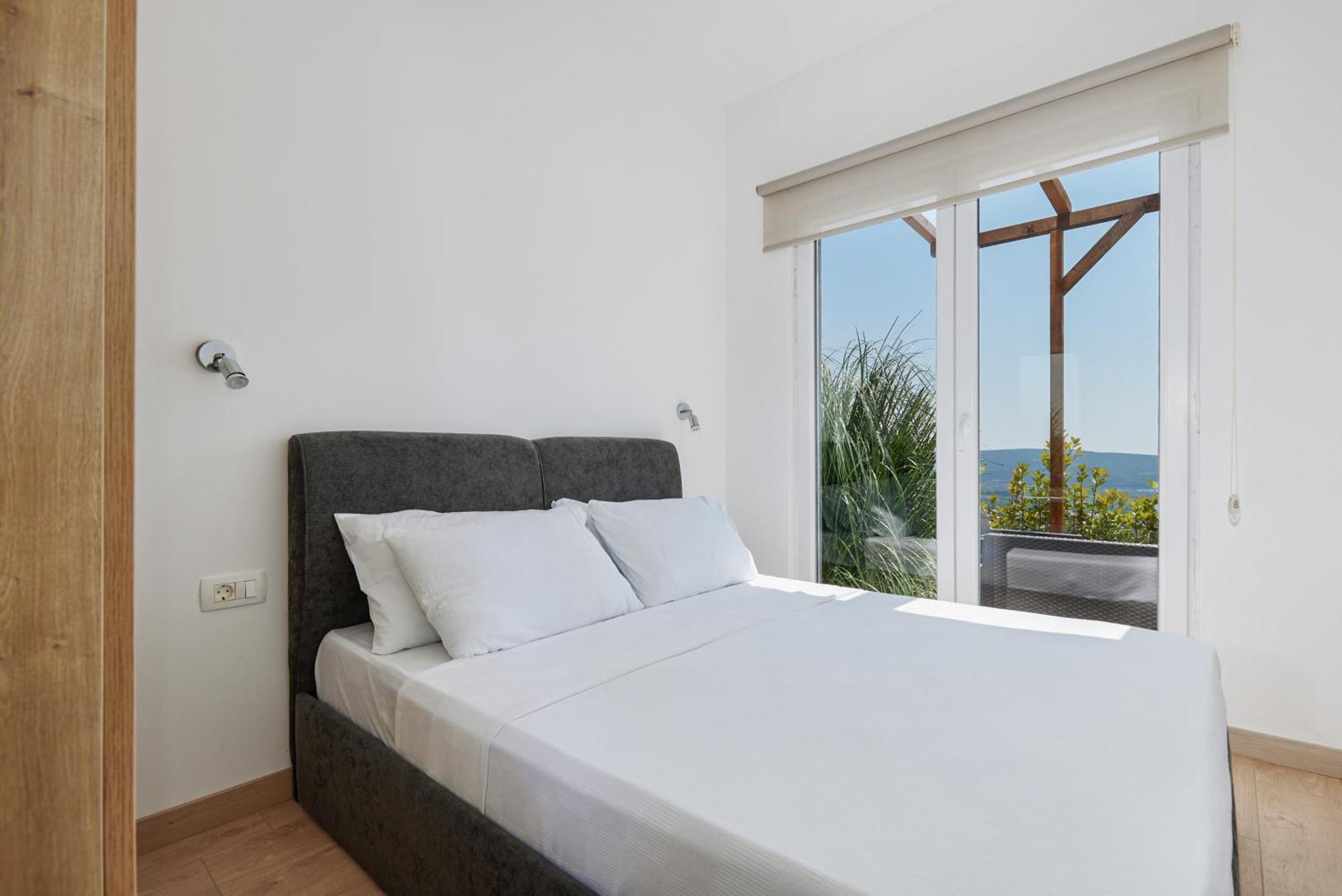 Adriatic Heights Aparthotel Kavac Exterior photo