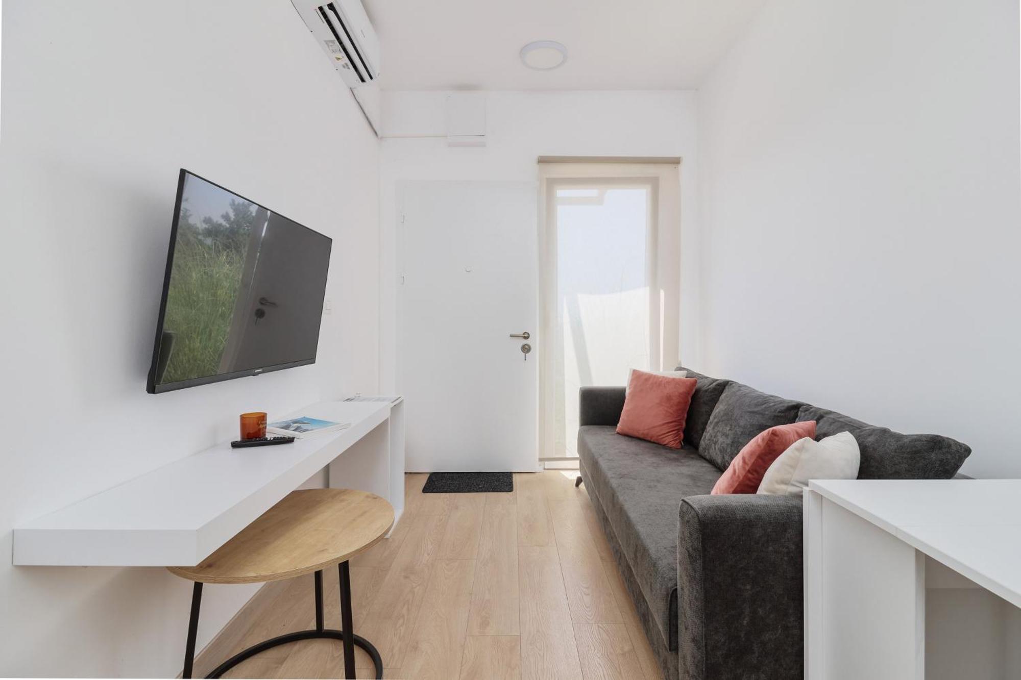 Adriatic Heights Aparthotel Kavac Exterior photo