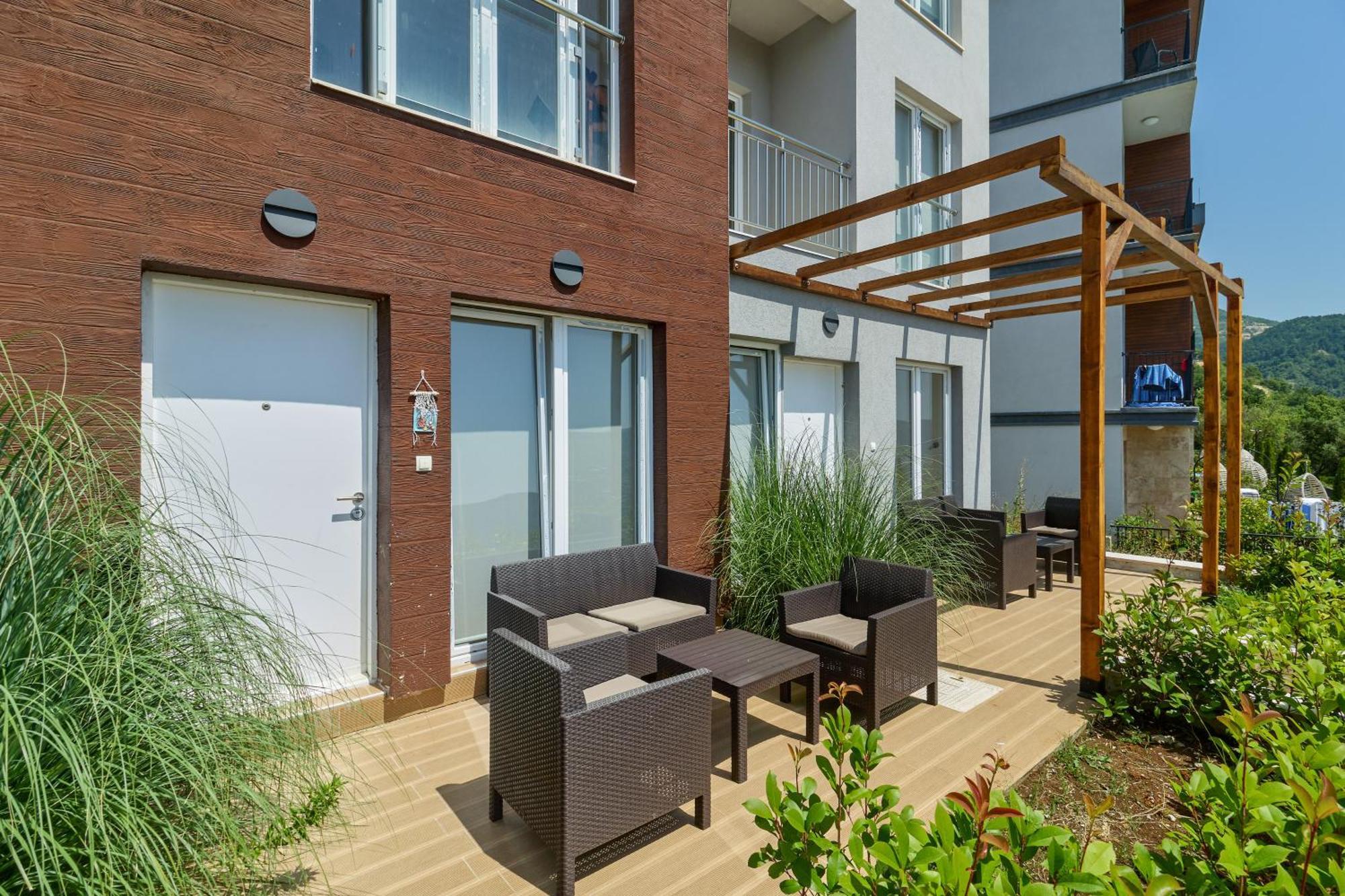 Adriatic Heights Aparthotel Kavac Exterior photo